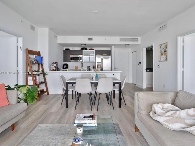 90 SW 3rd St # 4105, Miami FL 33130