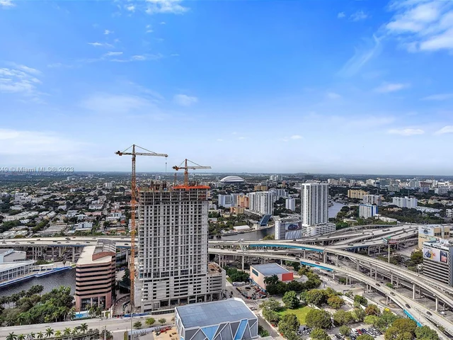 90 SW 3rd St # 4105, Miami FL 33130