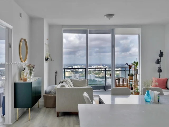 90 SW 3rd St # 4105, Miami FL 33130