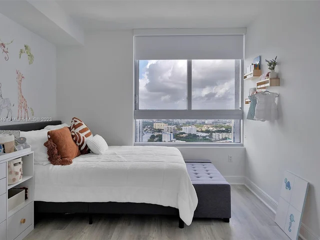 90 SW 3rd St # 4105, Miami FL 33130