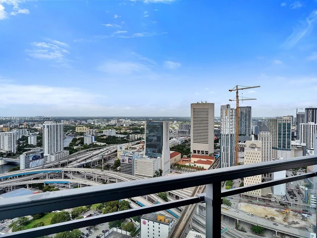 90 SW 3rd St # 4105, Miami FL 33130