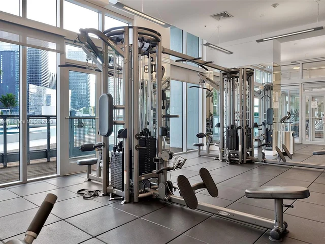 90 SW 3rd St # 4105, Miami FL 33130