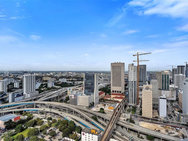 90 SW 3rd St # 4105, Miami FL 33130