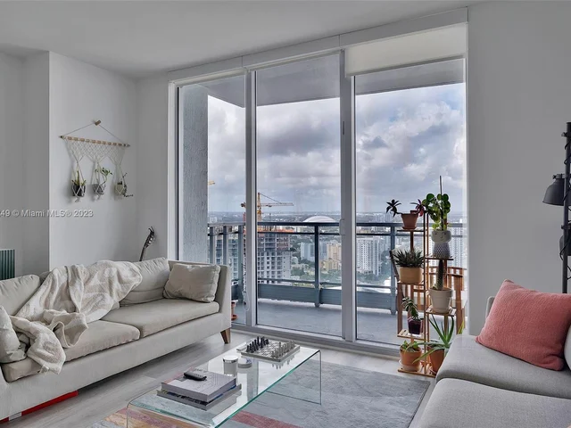 90 SW 3rd St # 4105, Miami FL 33130