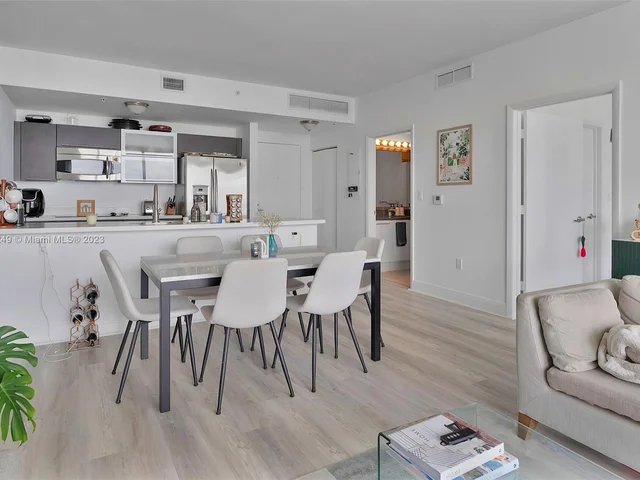 90 SW 3rd St # 4105, Miami FL 33130