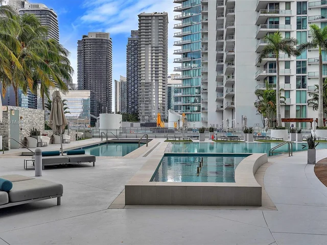 90 SW 3rd St # 4105, Miami FL 33130