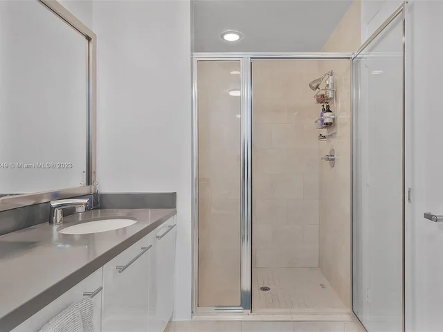 90 SW 3rd St # 4105, Miami FL 33130