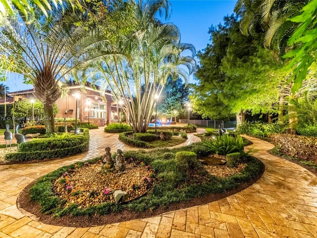 15093 SW 16th St, Davie FL 33326