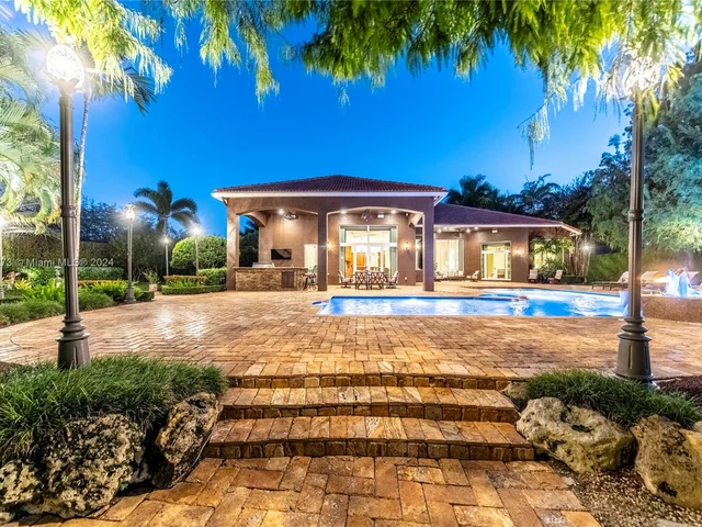 15093 SW 16th St, Davie FL 33326