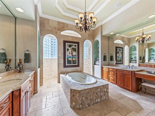 15093 SW 16th St, Davie FL 33326