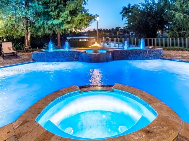 15093 SW 16th St, Davie FL 33326