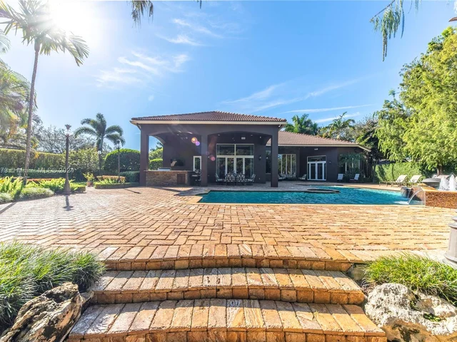 15093 SW 16th St, Davie FL 33326