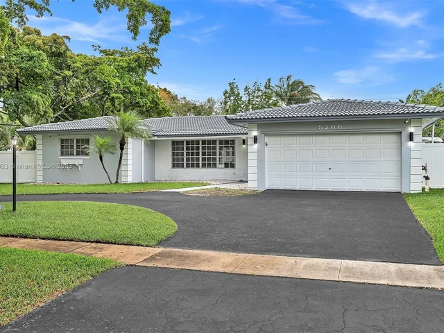 5200 Monroe St, Hollywood FL 33021