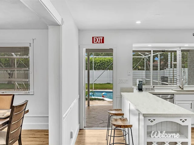 5200 Monroe St, Hollywood FL 33021