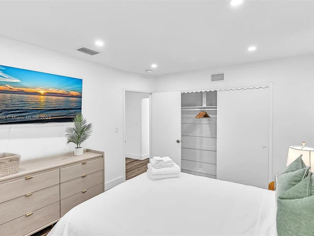 5200 Monroe St, Hollywood FL 33021