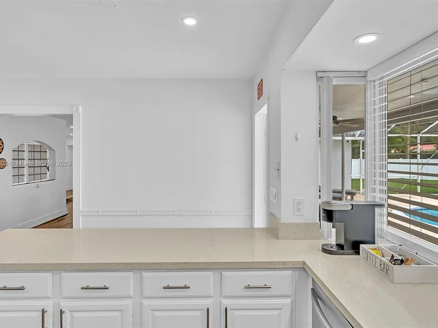 5200 Monroe St, Hollywood FL 33021