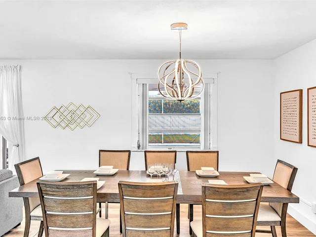 5200 Monroe St, Hollywood FL 33021