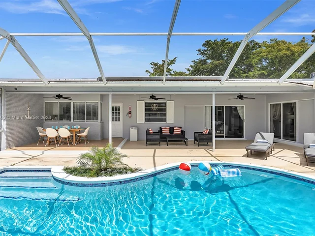 5200 Monroe St, Hollywood FL 33021