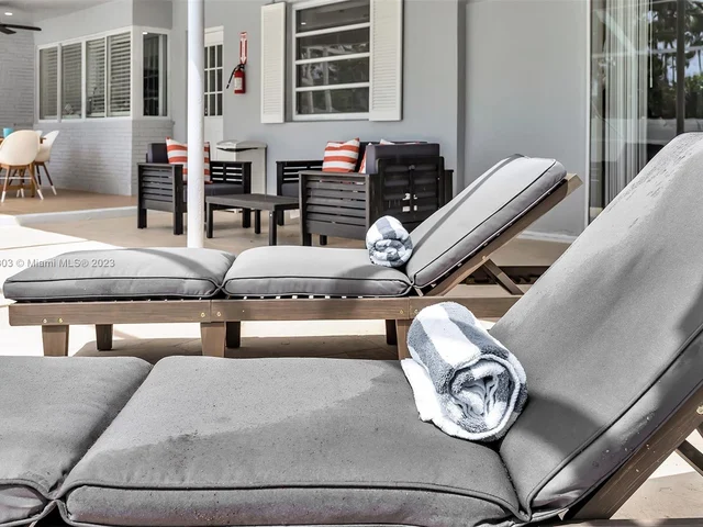 5200 Monroe St, Hollywood FL 33021