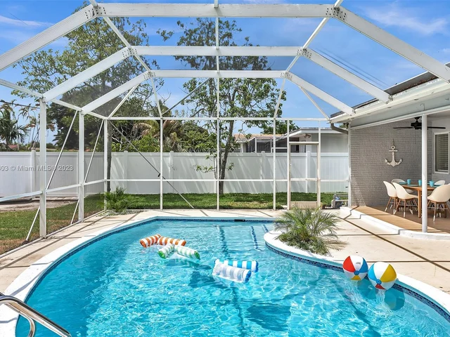 5200 Monroe St, Hollywood FL 33021