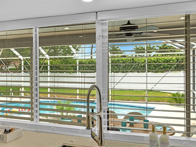 5200 Monroe St, Hollywood FL 33021