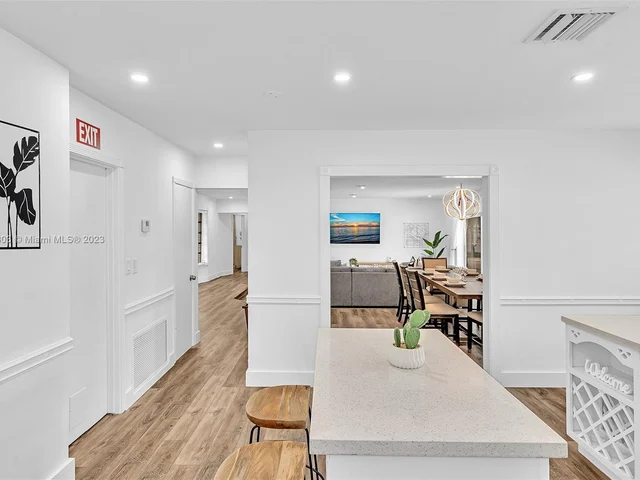 5200 Monroe St, Hollywood FL 33021