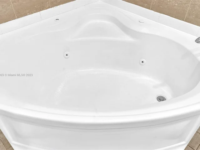 5200 Monroe St, Hollywood FL 33021