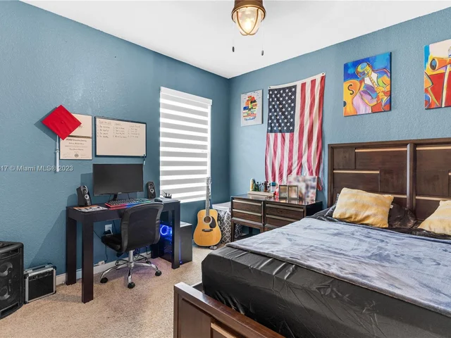 585 NE 6th Pl, Florida City FL 33034