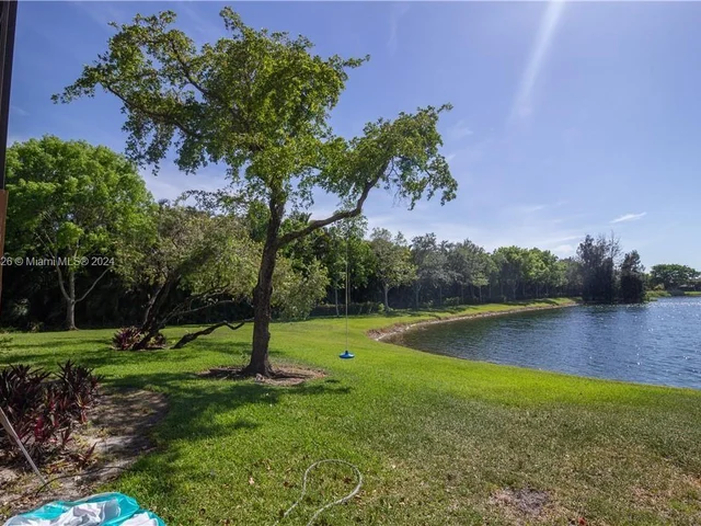 4287 S Pine Island Rd, Davie FL 33328
