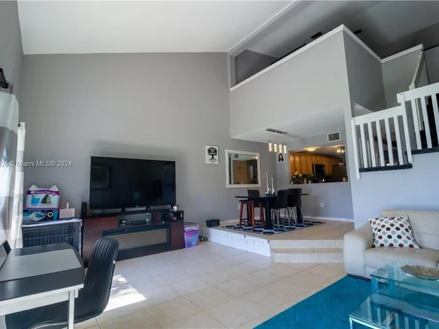 4287 S Pine Island Rd, Davie FL 33328