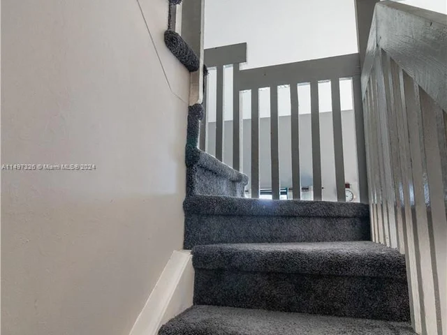 4287 S Pine Island Rd, Davie FL 33328