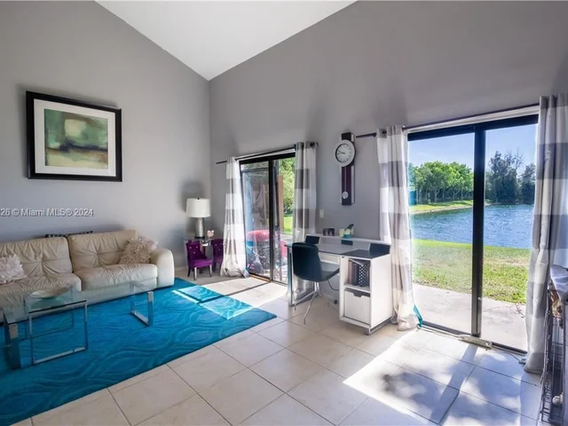 4287 S Pine Island Rd, Davie FL 33328