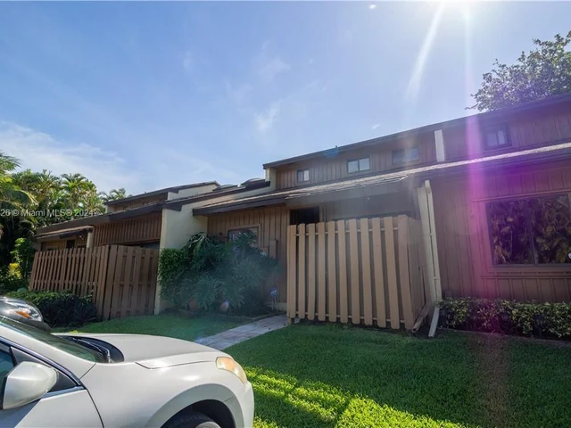 4287 S Pine Island Rd, Davie FL 33328