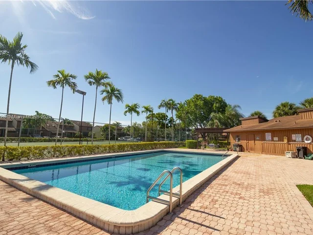 4287 S Pine Island Rd, Davie FL 33328