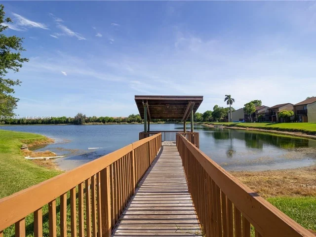 4287 S Pine Island Rd, Davie FL 33328