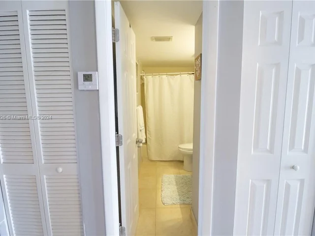 4287 S Pine Island Rd, Davie FL 33328