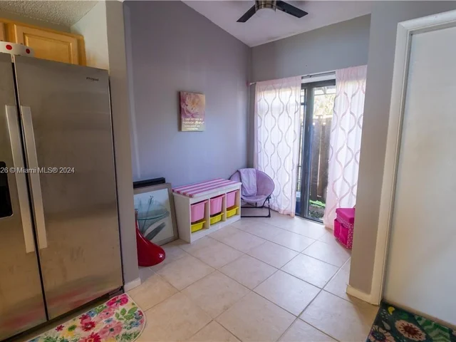 4287 S Pine Island Rd, Davie FL 33328