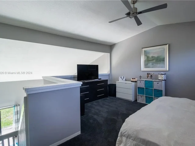 4287 S Pine Island Rd, Davie FL 33328