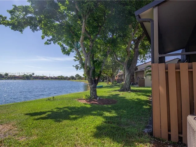 4287 S Pine Island Rd, Davie FL 33328