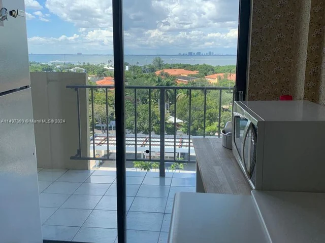 77 Crandon Blvd # 10C, Key Biscayne FL 33149