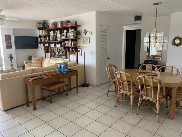 77 Crandon Blvd # 10C, Key Biscayne FL 33149