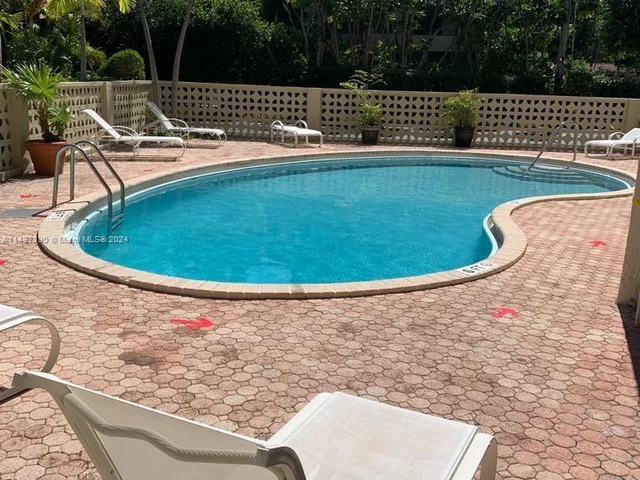 77 Crandon Blvd # 10C, Key Biscayne FL 33149