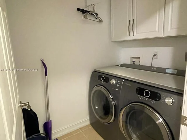 3001 NE 185th St # 114, Aventura FL 33180