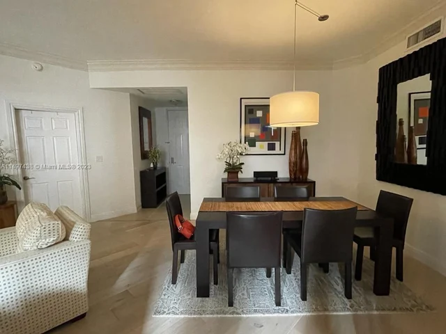 3001 NE 185th St # 114, Aventura FL 33180