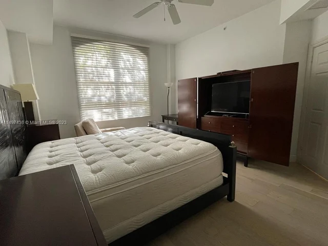 3001 NE 185th St # 114, Aventura FL 33180