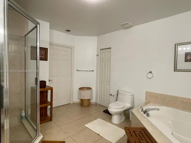 3001 NE 185th St # 114, Aventura FL 33180