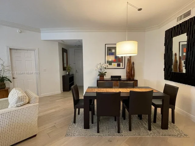 3001 NE 185th St # 114, Aventura FL 33180