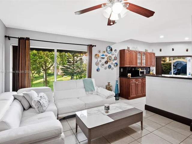 6014 SW 160th Ave, Miami FL 33193