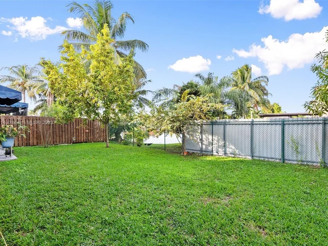 6014 SW 160th Ave, Miami FL 33193