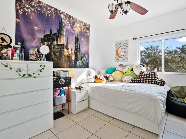 6014 SW 160th Ave, Miami FL 33193